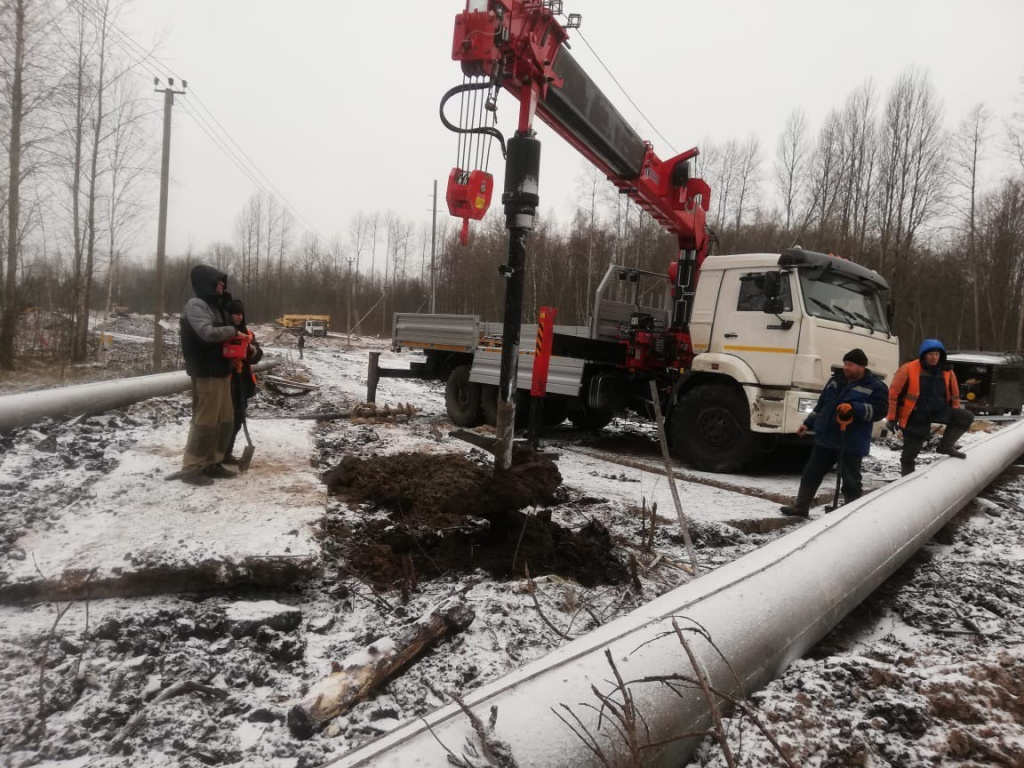 stroitelstvo-lep-10kvolt.-burim-lunku-pod-oporu-diametr-otverstiya-800mm-1.jpg